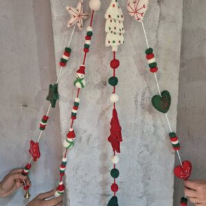 Vilten mobiel hartjes, sterren, kerstboom of sneeuwpop